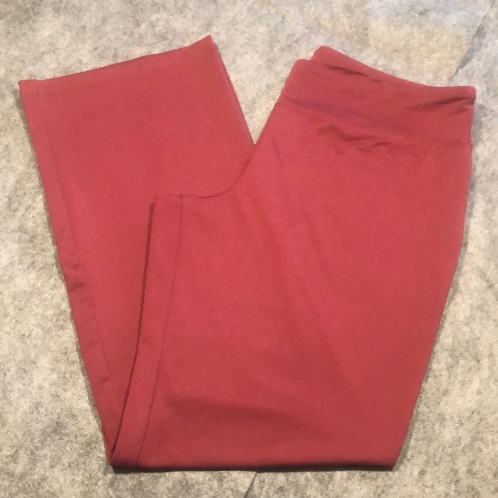 IZOD Berry/Wine Athletic Pants Large